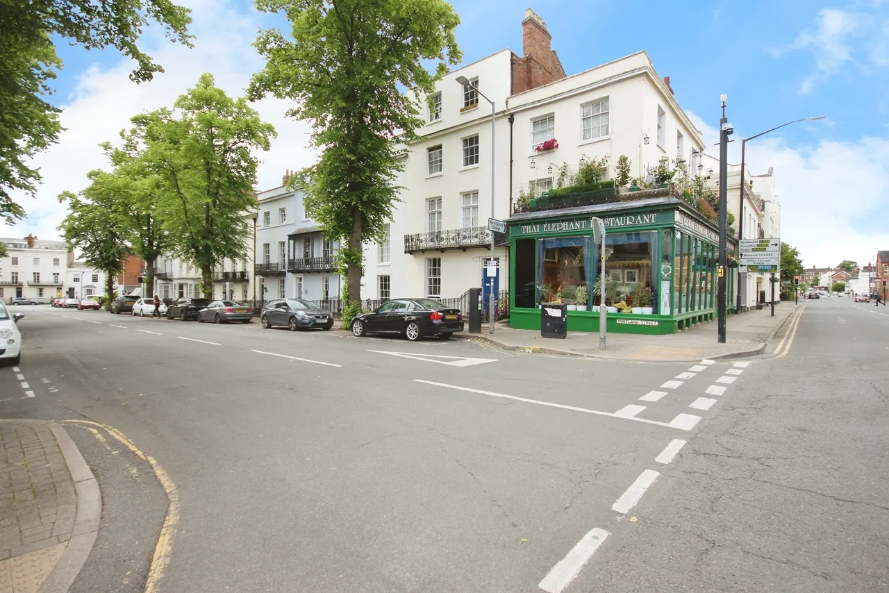 1 bed flat for sale, Portland Street, Leamington Spa, CV32