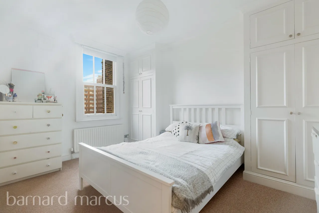 Westcroft Square, London, W6, photo 2