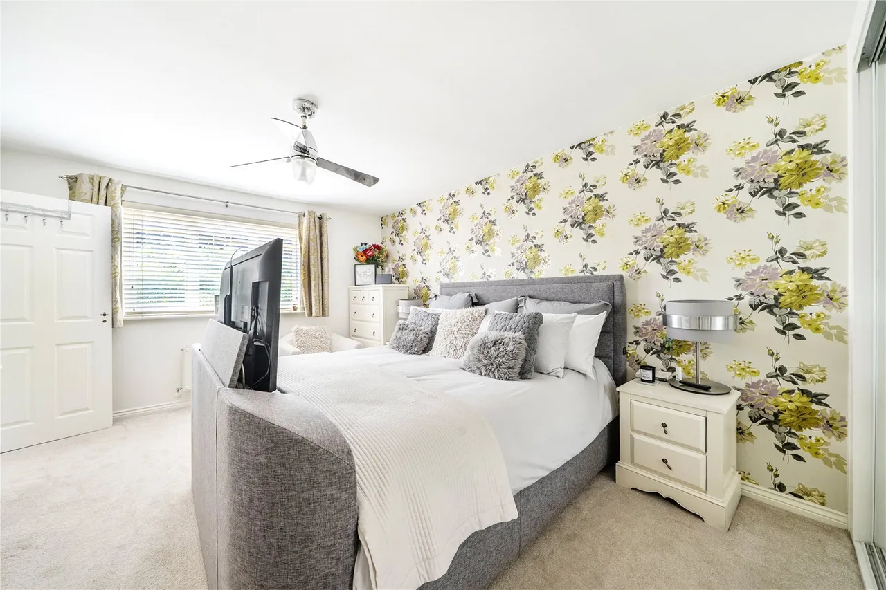 Athoke Croft, Hook, Hampshire, RG27 9UE, photo 9