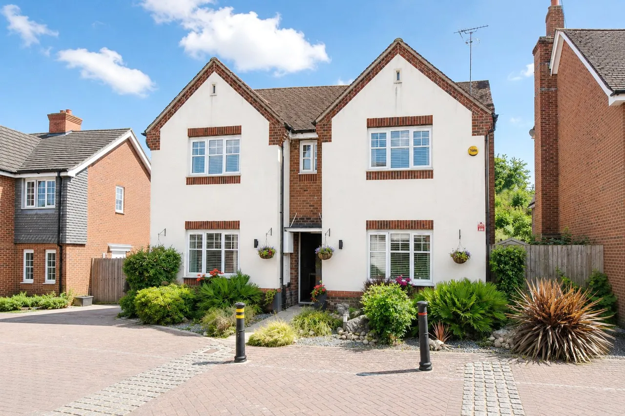 4 bed house for sale — Athoke Croft, Hook, Hampshire, RG27 9UE