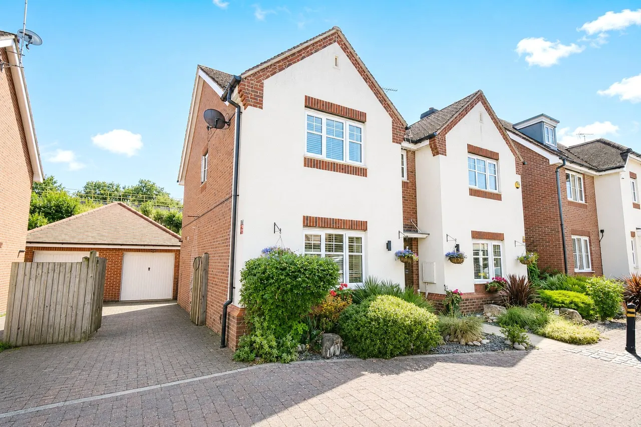 Athoke Croft, Hook, Hampshire, RG27 9UE, photo 26
