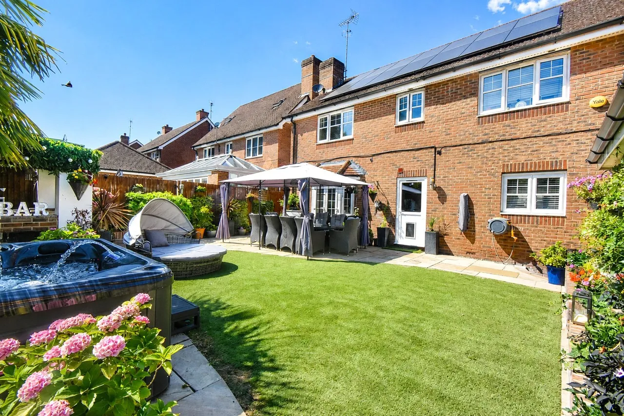 Athoke Croft, Hook, Hampshire, RG27 9UE, photo 10