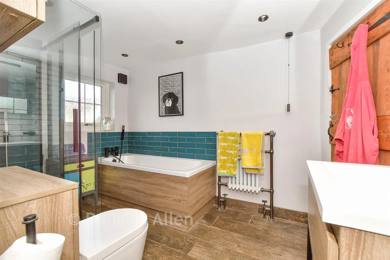 Bumbles Green, Nazeing, EN9, photo 11