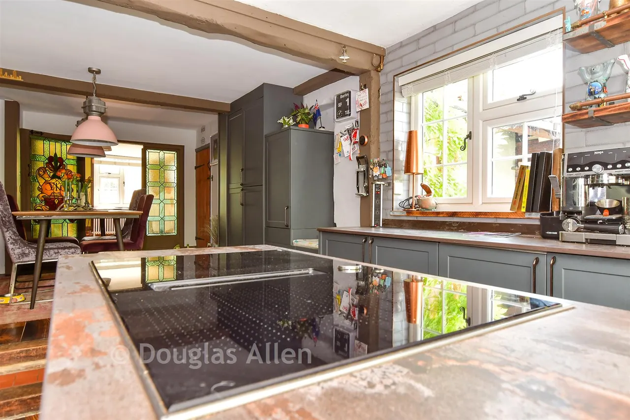 Bumbles Green, Nazeing, EN9, photo 4