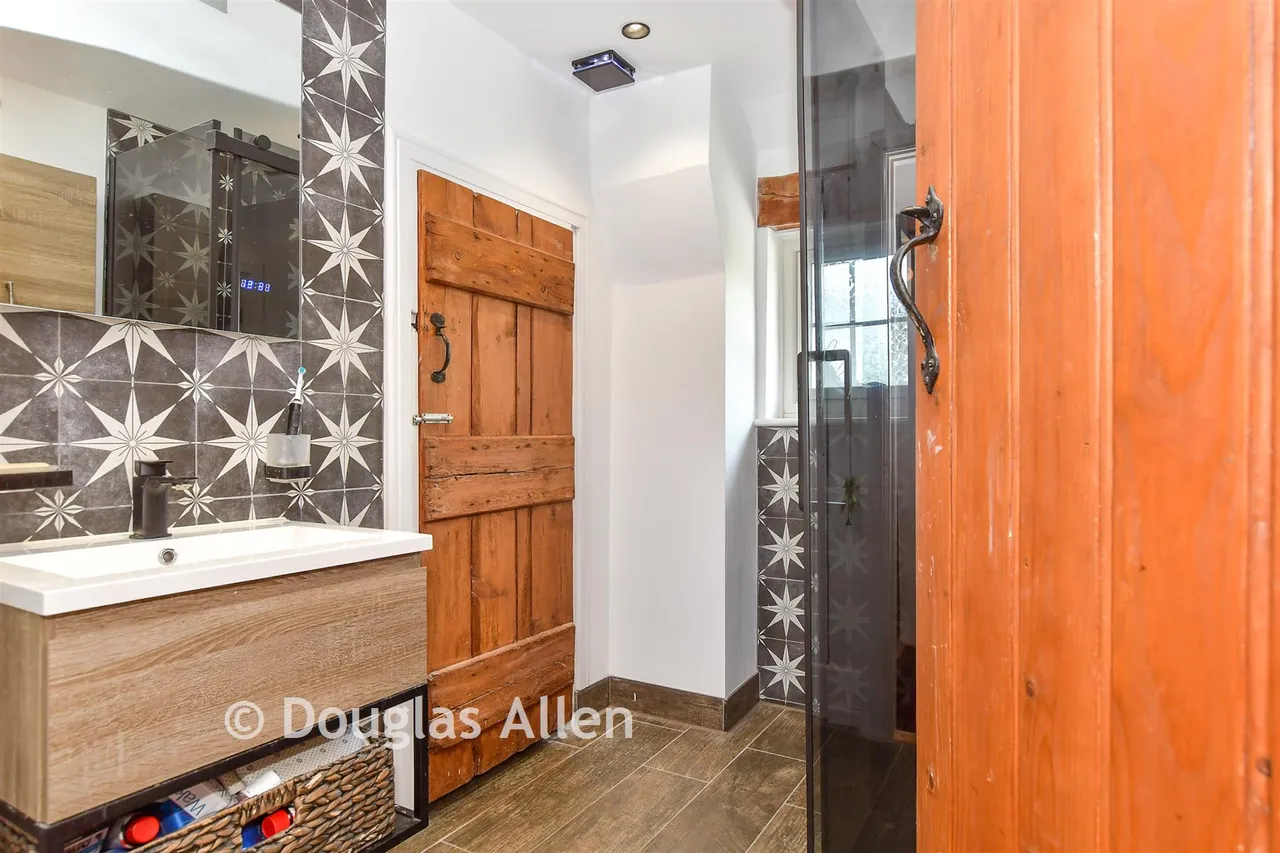 Bumbles Green, Nazeing, EN9, photo 12