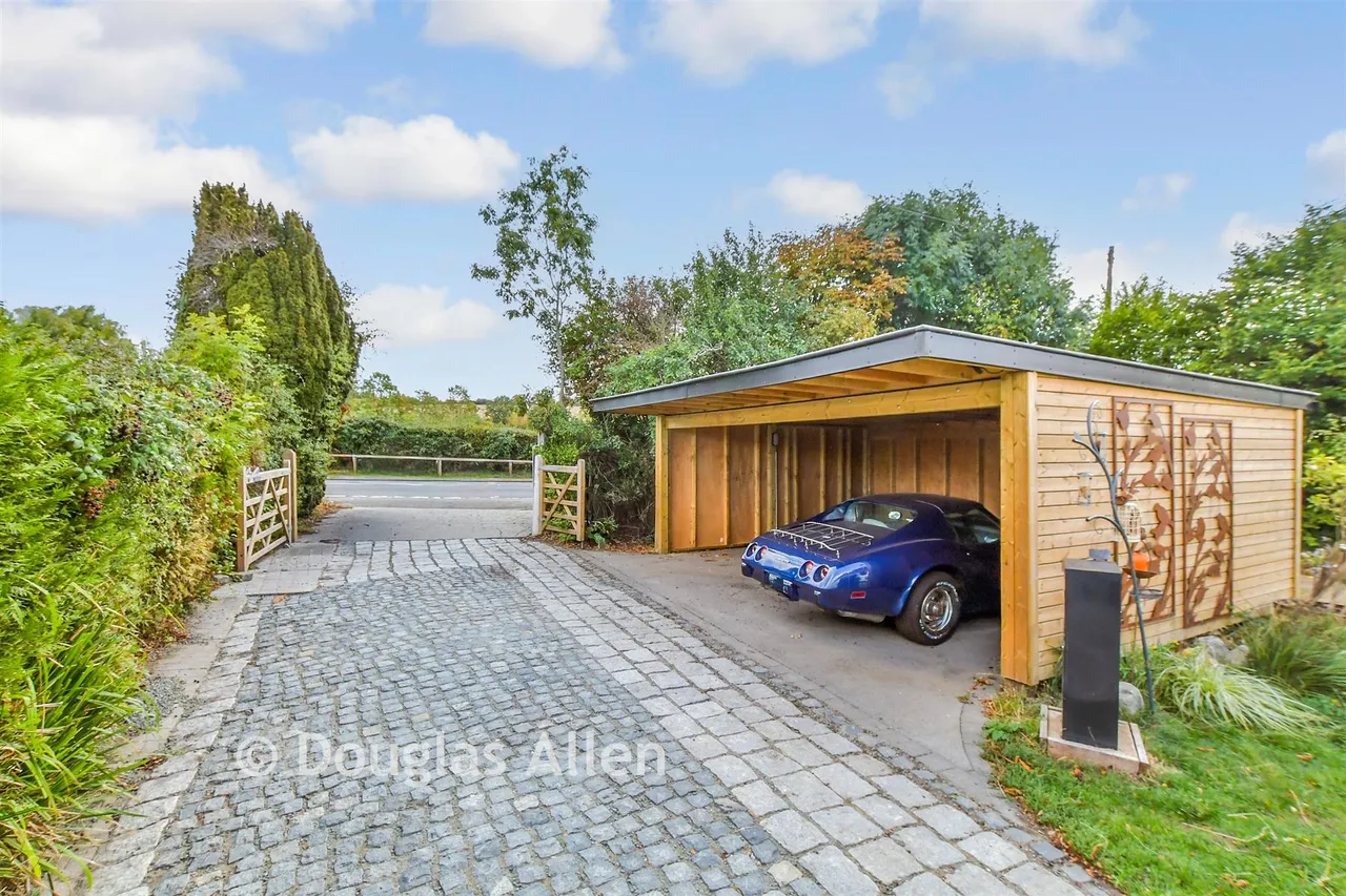 Bumbles Green, Nazeing, EN9, photo 16