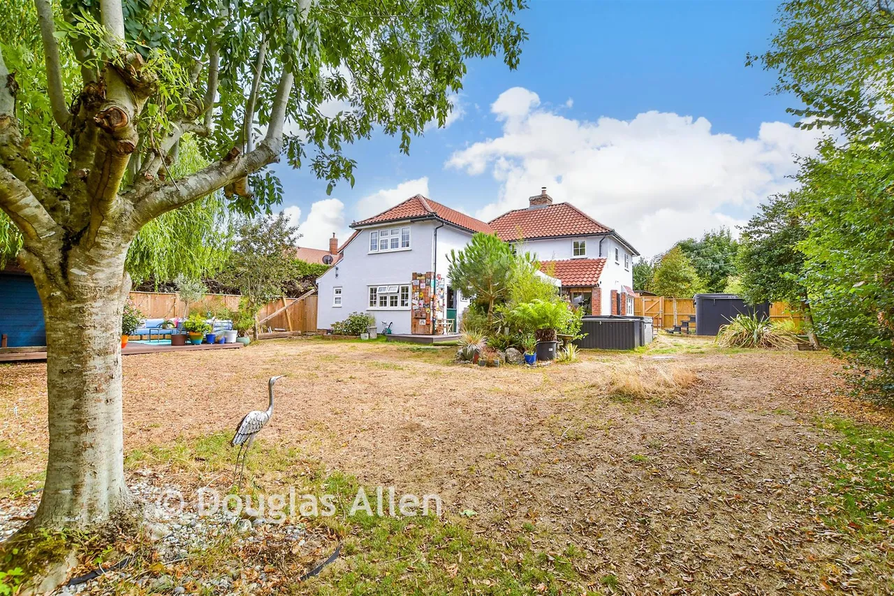 Bumbles Green, Nazeing, EN9, photo 18