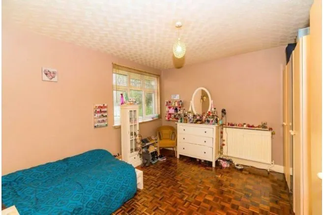Watford Way, London, NW4, photo 5