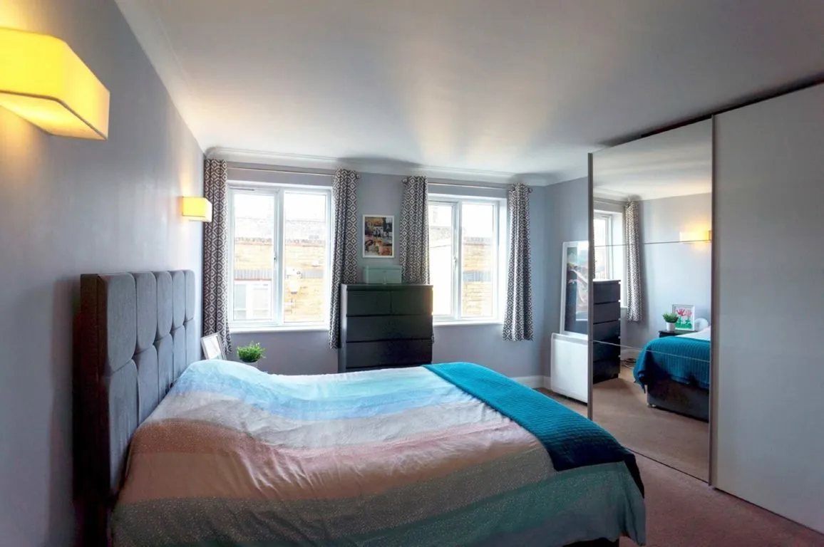 Clapham High Street, SW4, photo 8