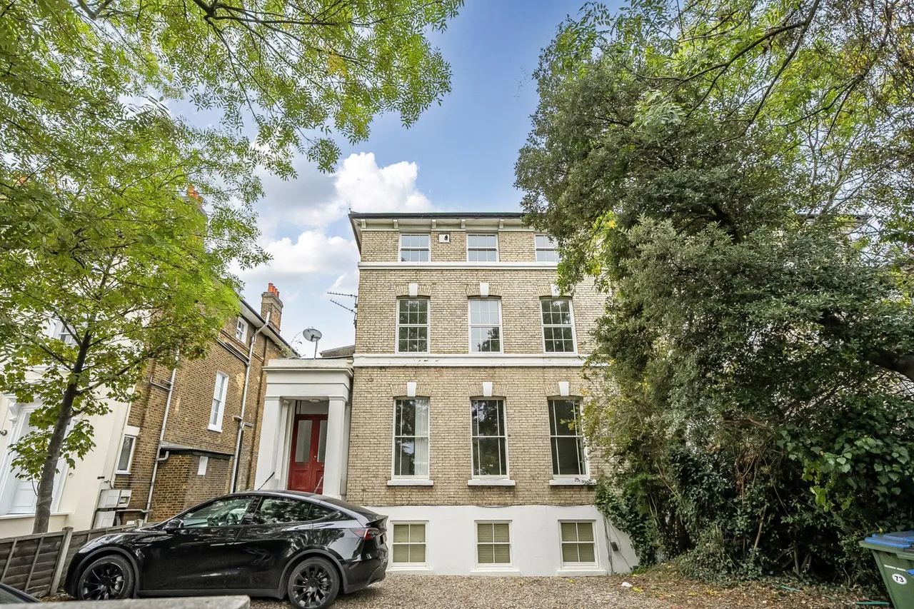 3 bed flat for sale — Shooters Hill Road, SE3