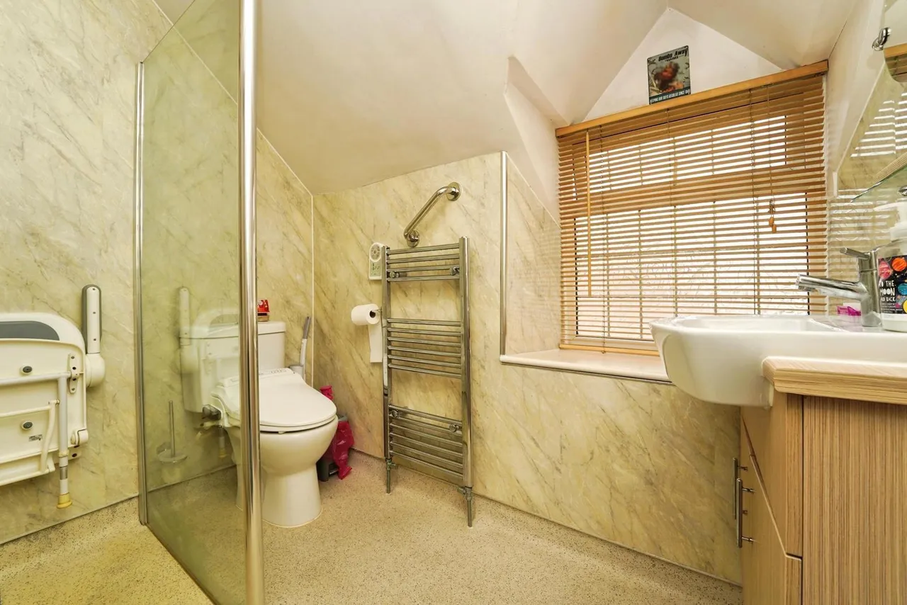Chapel Street, Cam, GL11, photo 15