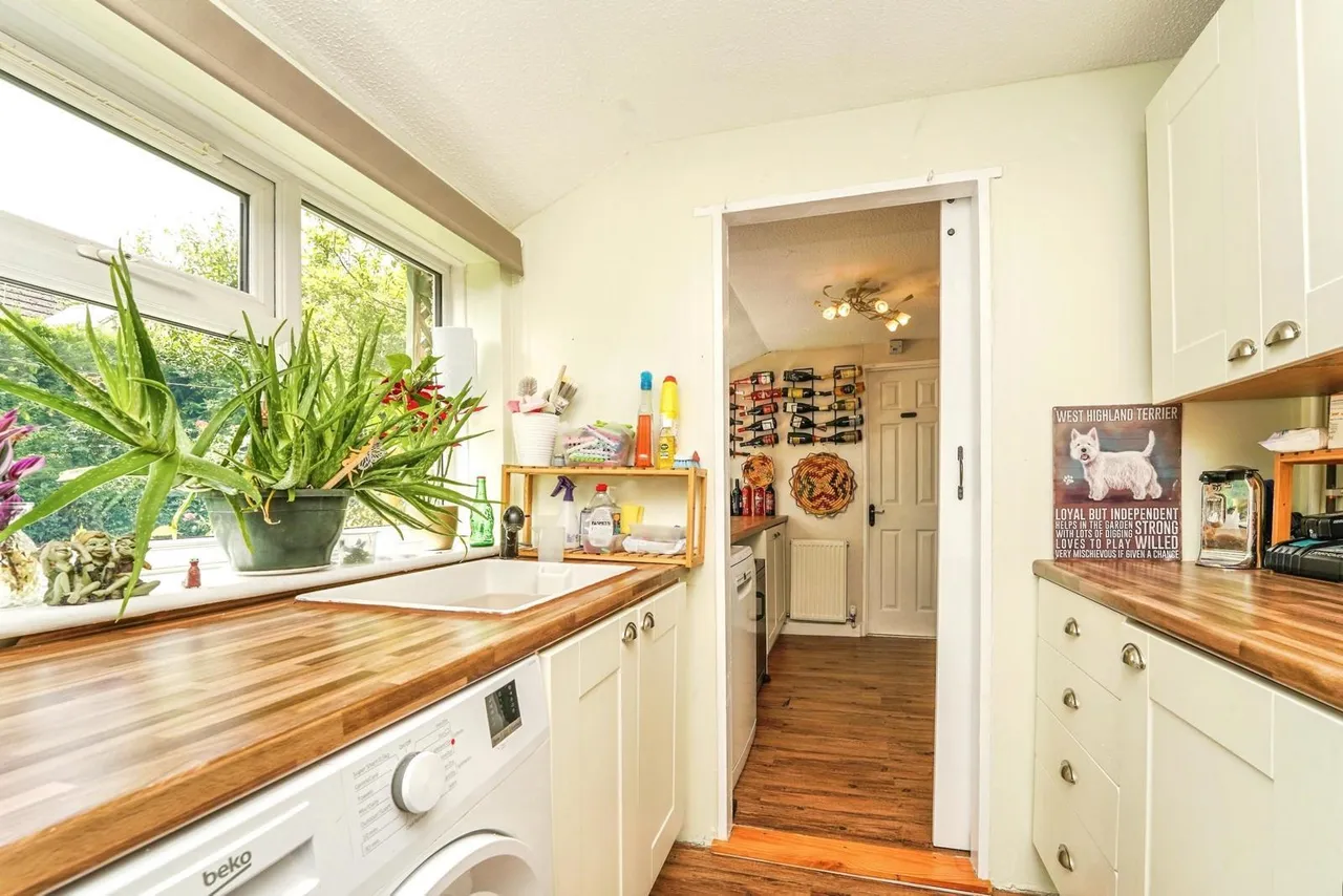 Chapel Street, Cam, GL11, photo 13