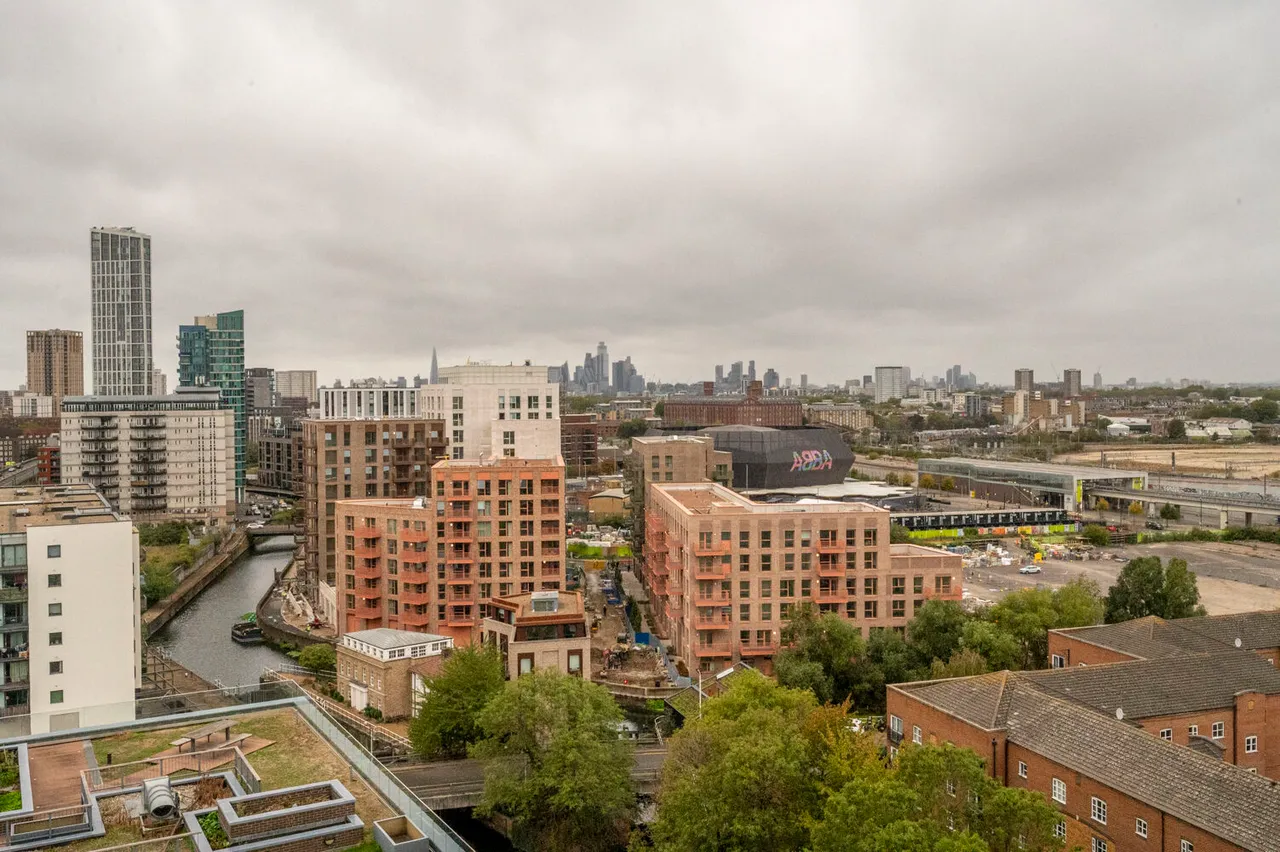 London, E15, photo 13