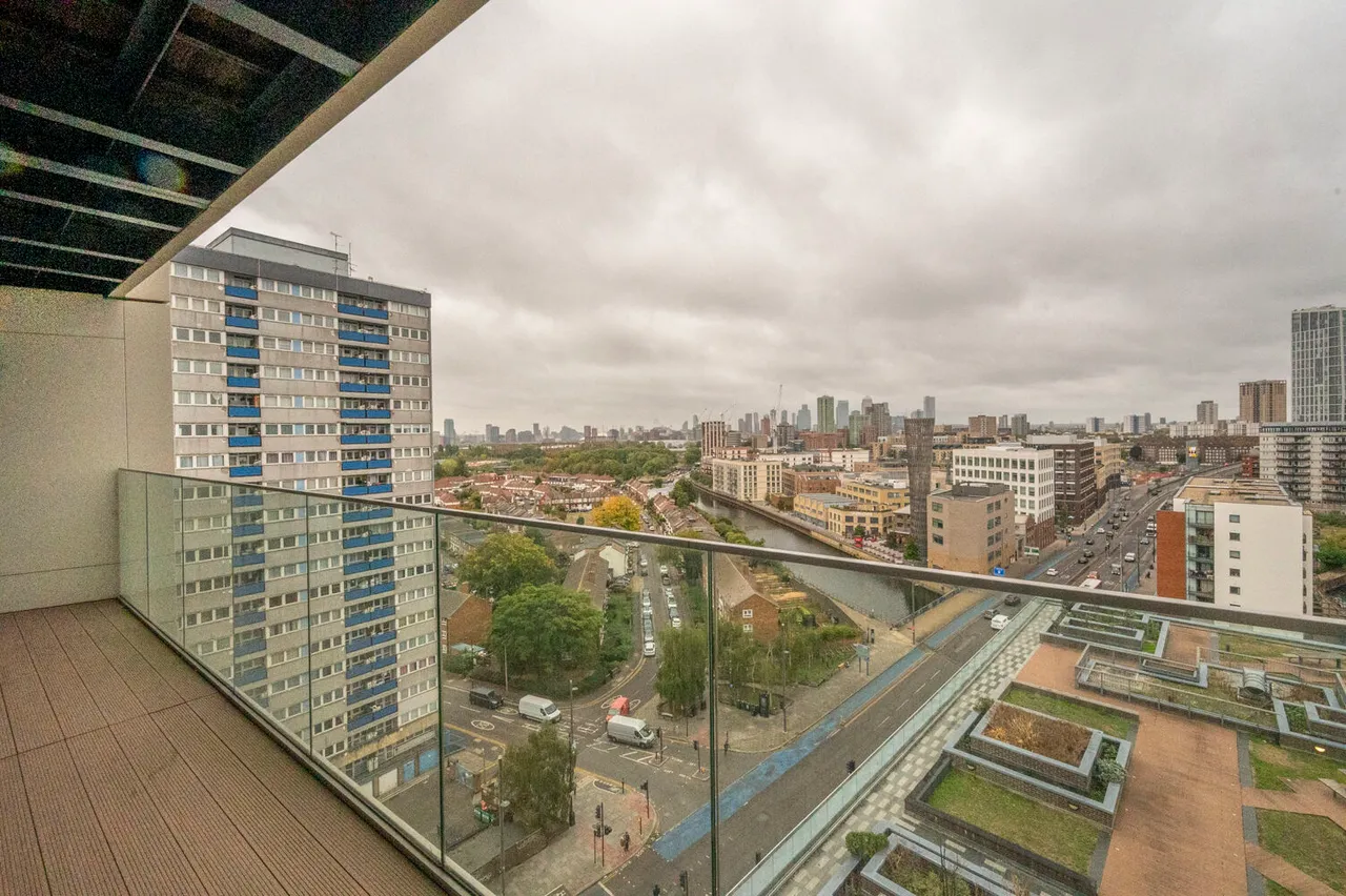 London, E15, photo 15