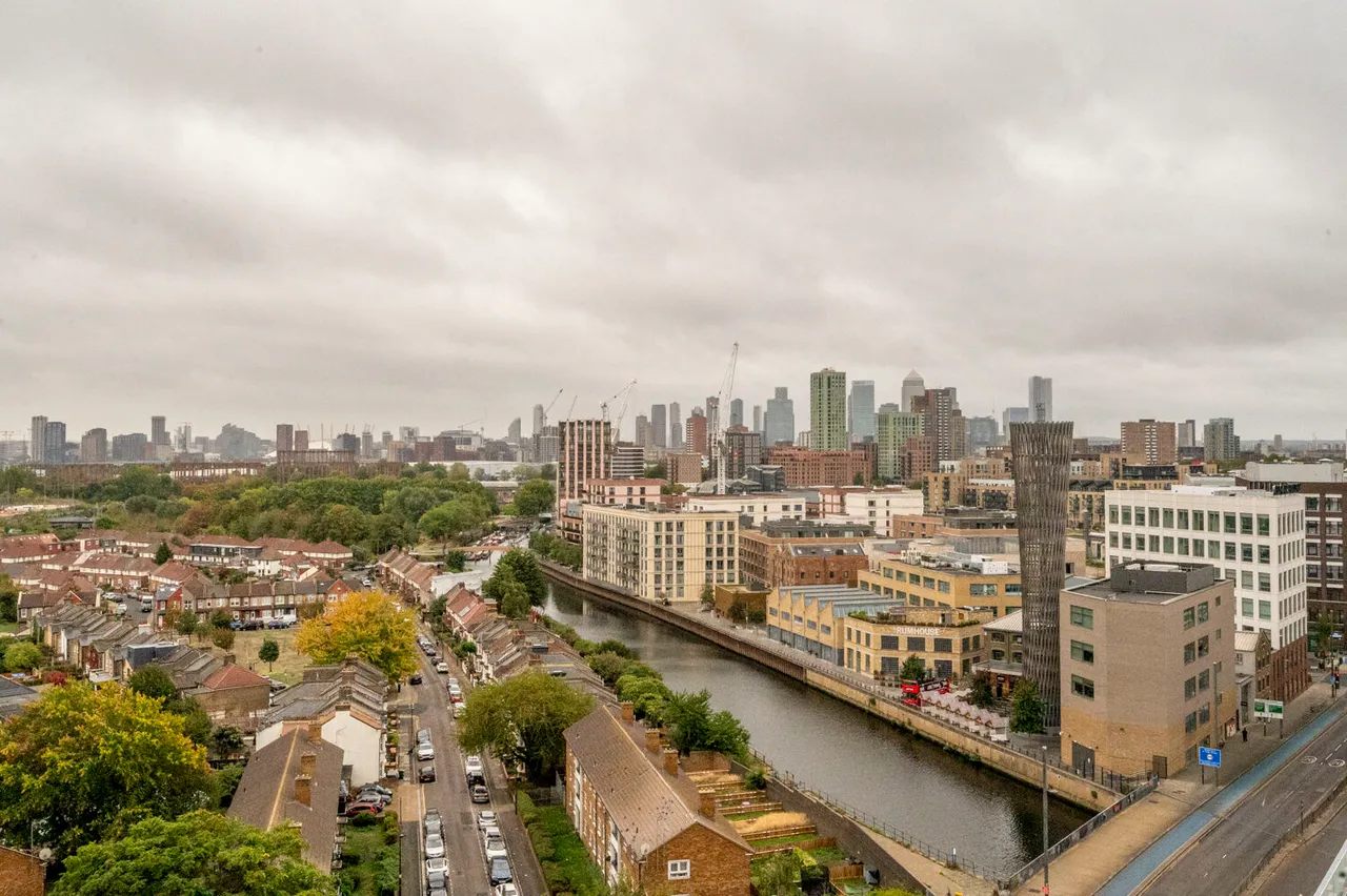 London, E15, photo 10