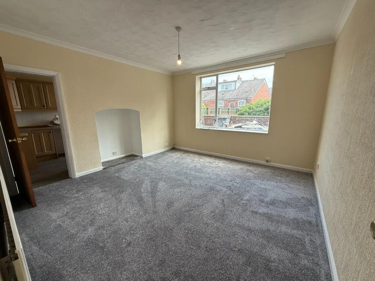 First Avenue, Royston, S71, photo 4