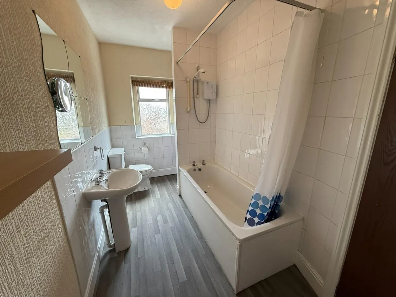 First Avenue, Royston, S71, photo 10