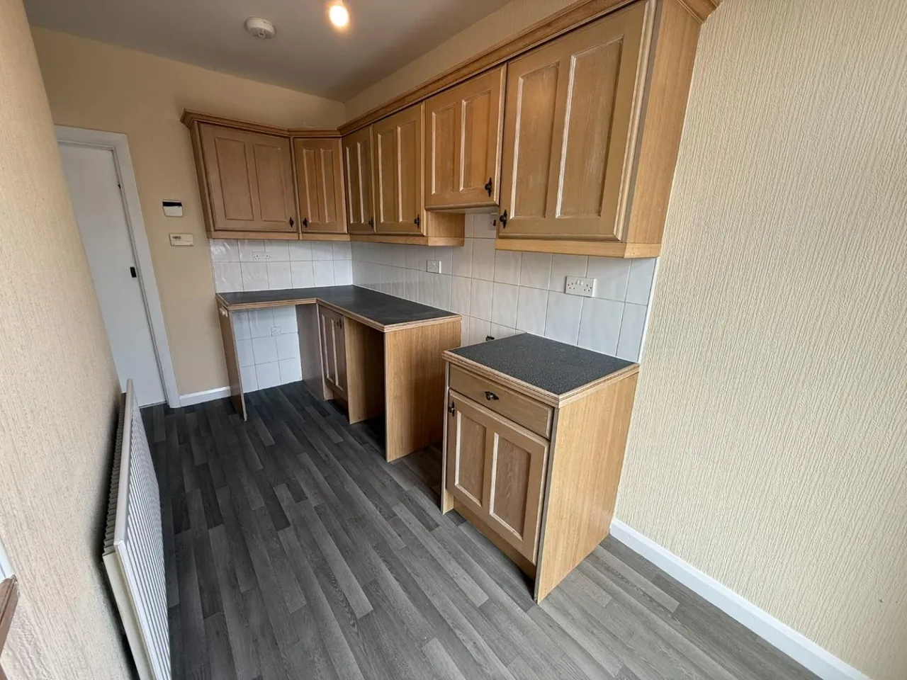 First Avenue, Royston, S71, photo 6