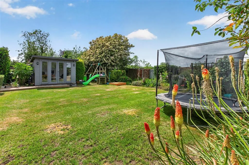 Tudor Place, Yaxley, PE7, photo 4