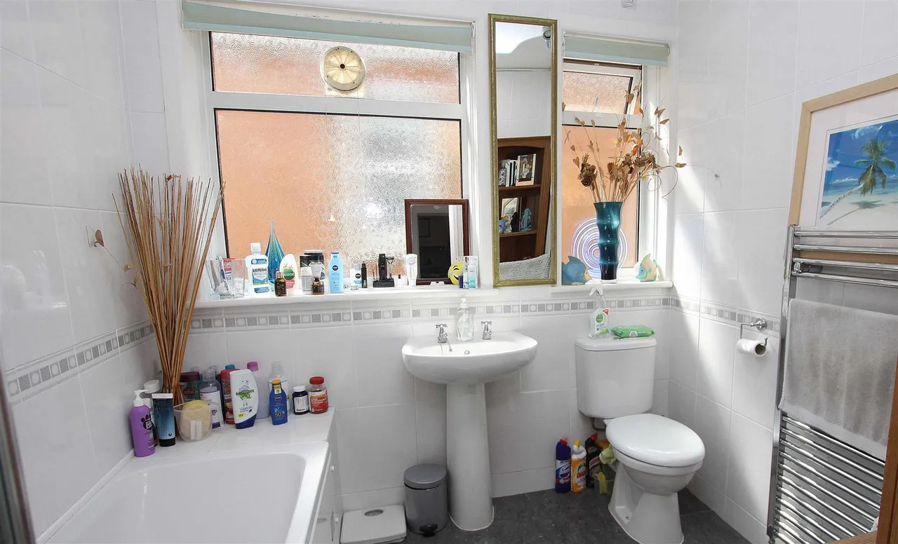 Pine Vale Crescent, Bournemouth, BH10, photo 10