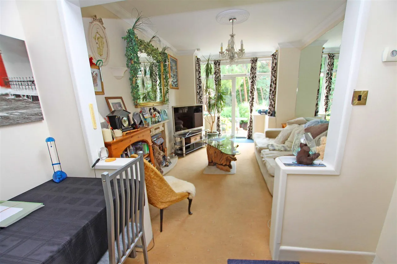 Pine Vale Crescent, Bournemouth, BH10, photo 4