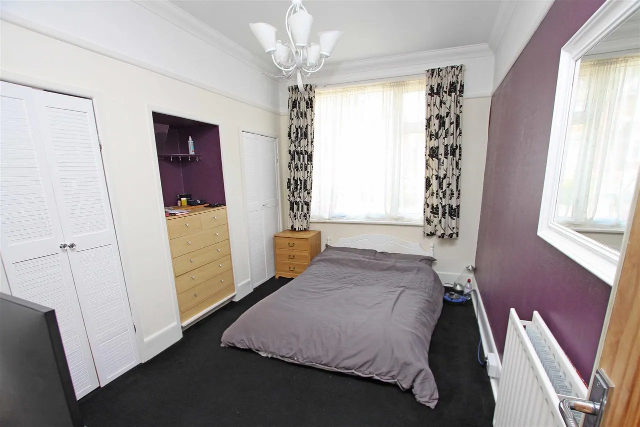 Pine Vale Crescent, Bournemouth, BH10, photo 7