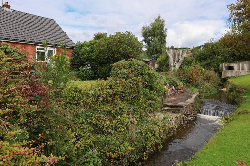The Hedgerows Whitworth, Rochdale OL12 8AW, photo 26