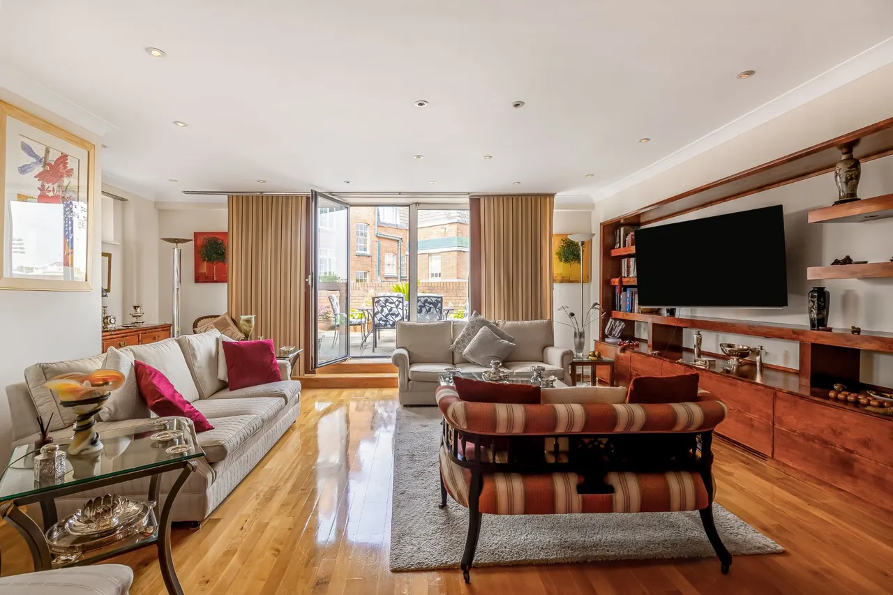 Blazer Court, St Johns Wood, NW8, photo 2
