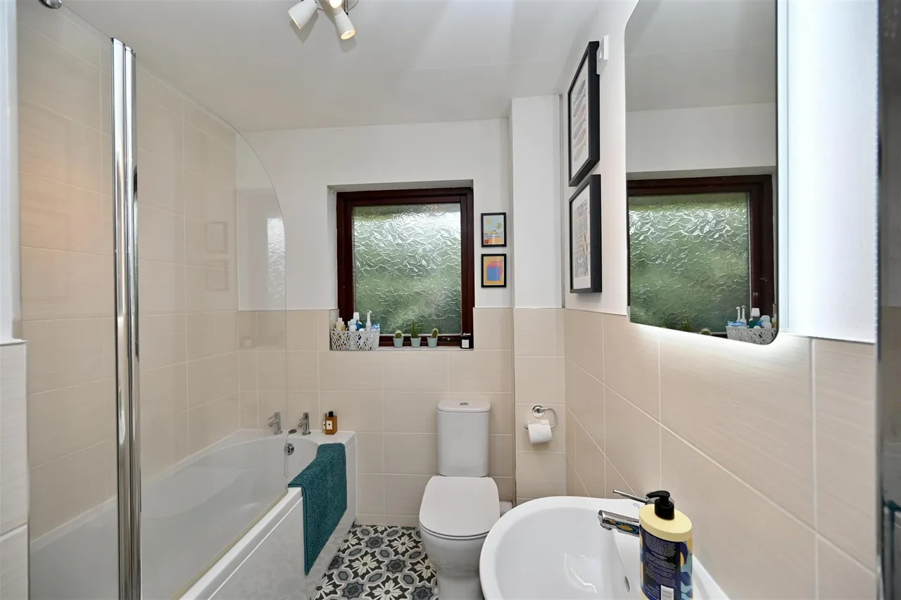 Ashleigh Manor, Belfast, BT9, photo 11