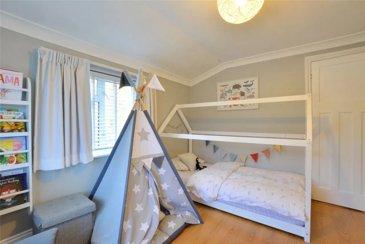 Plum Lane, London, SE18, photo 15