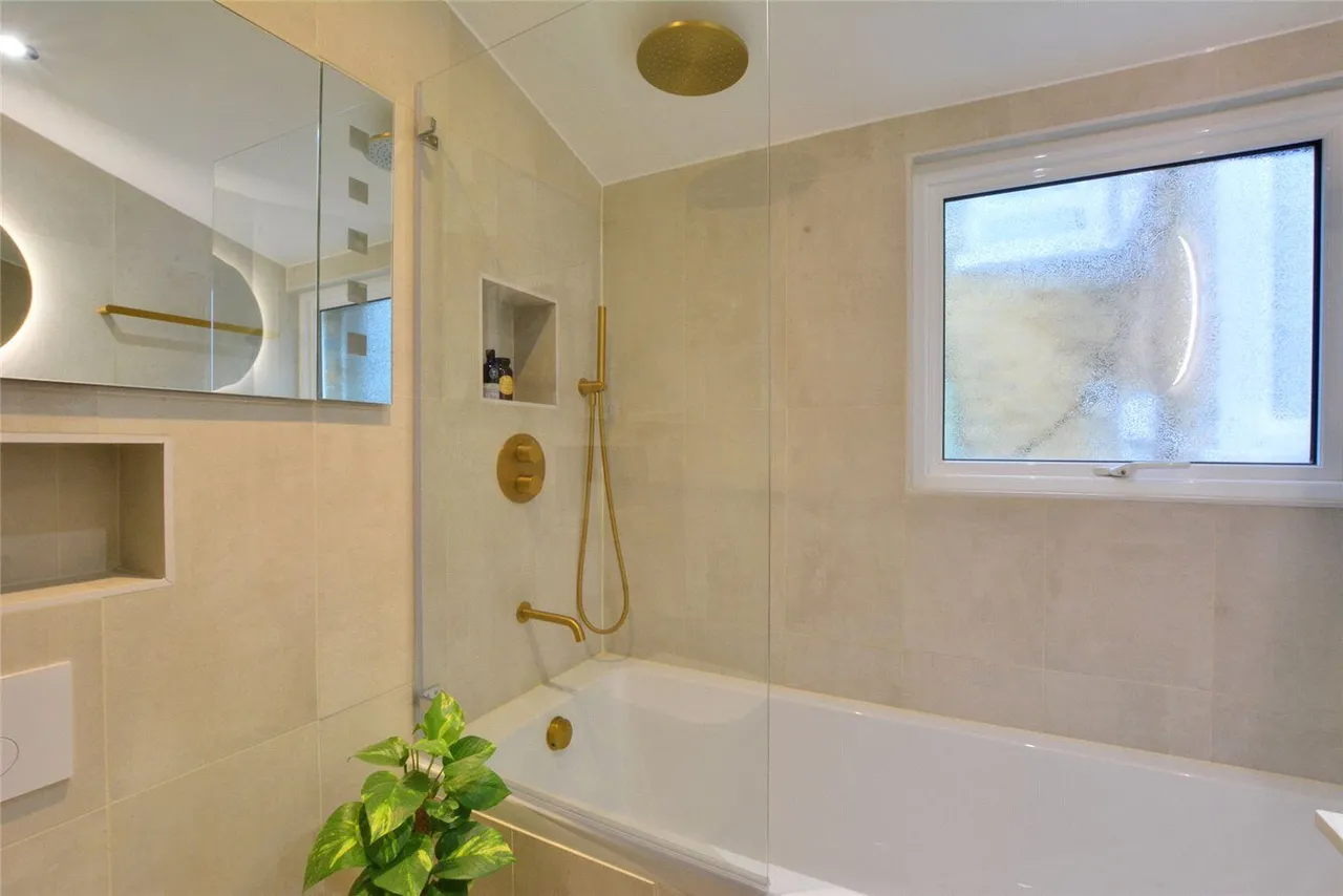 Plum Lane, London, SE18, photo 17