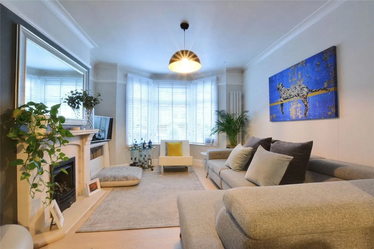 4 bed house to rent, Plum Lane, London, SE18