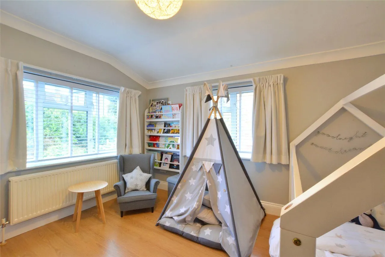 Plum Lane, London, SE18, photo 14