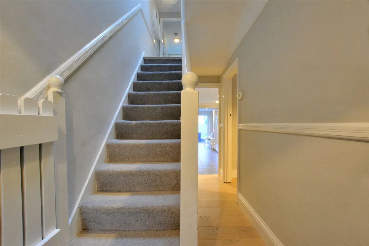 Plum Lane, London, SE18, photo 6
