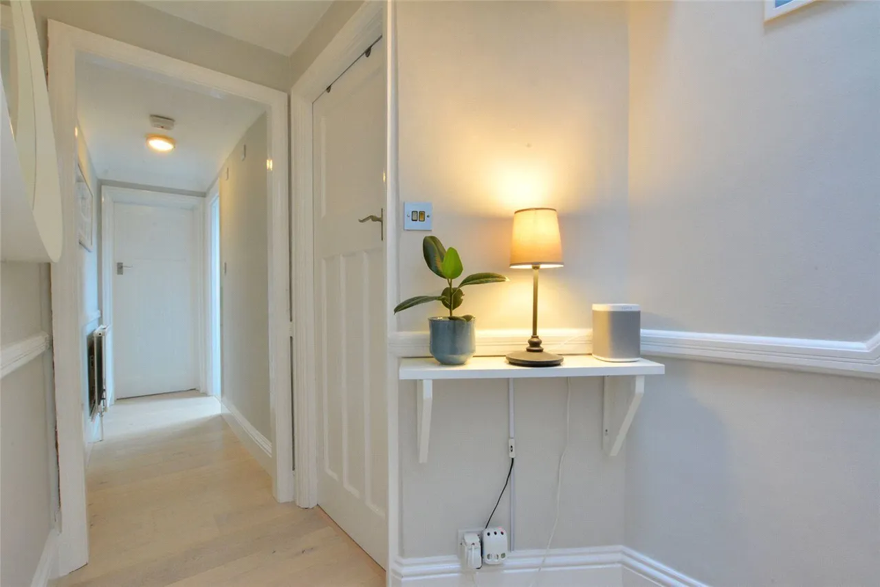 Plum Lane, London, SE18, photo 7