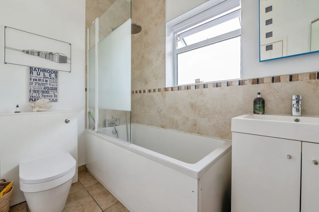 Elm Grove, Thorpe Bay, Essex, SS1, photo 24