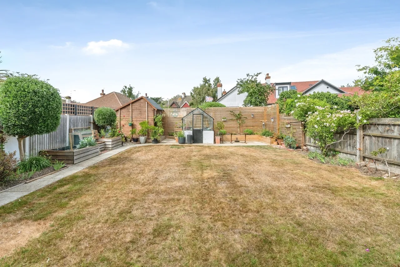 Elm Grove, Thorpe Bay, Essex, SS1, photo 28