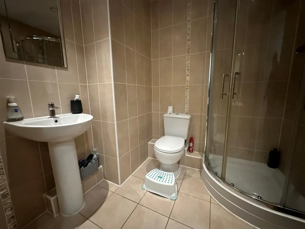 Salts Mill Road, Shipley, BD17, photo 6