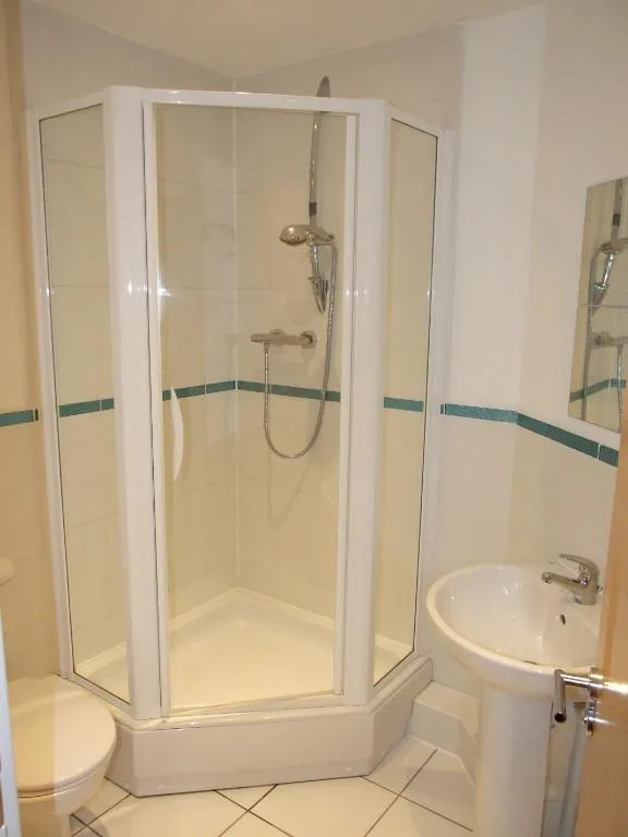 Tadros Court, High Wycombe, HP13, photo 5