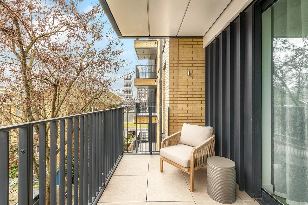 Central Avenue, London, SW6 2DD, photo 6