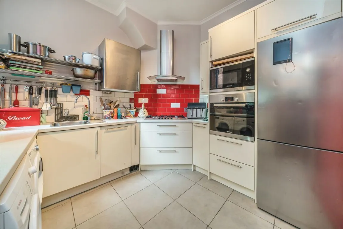 Holly Park Road, W7, photo 3
