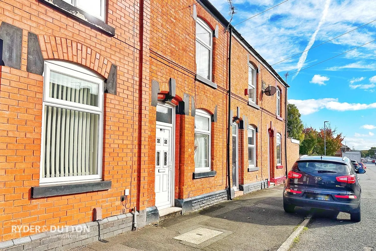 2 bed house for sale, Curzon Road, Ashton-under-Lyne, OL6