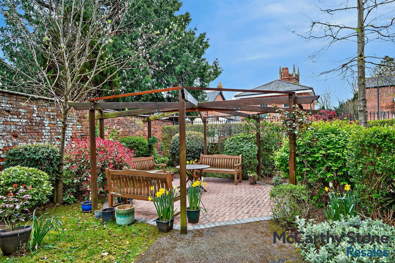 Cowick Street, Exeter, EX4, photo 15