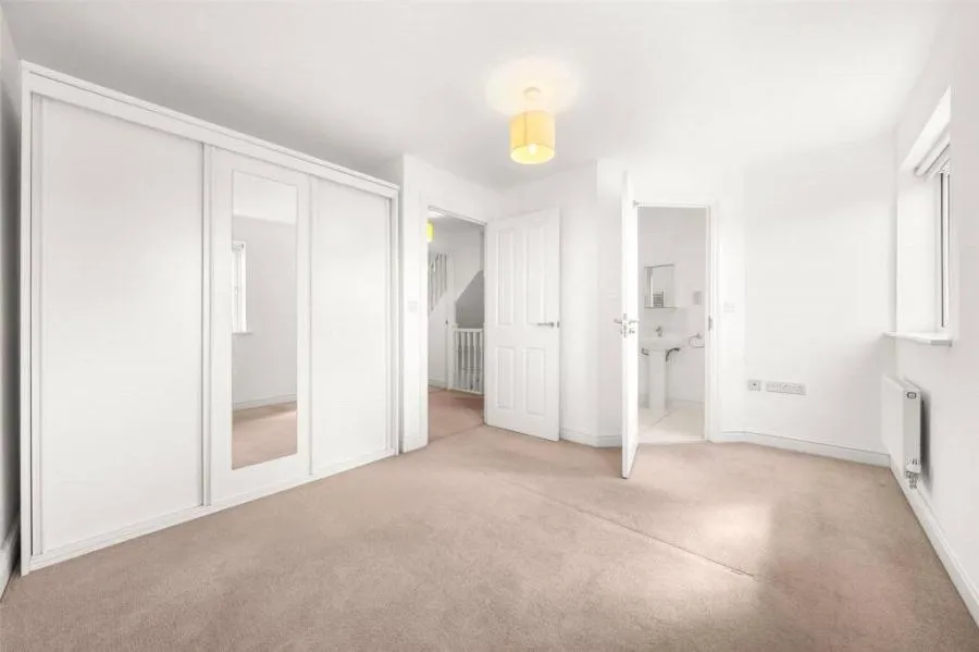 Outfield Crescent, Wokingham, RG40, photo 11