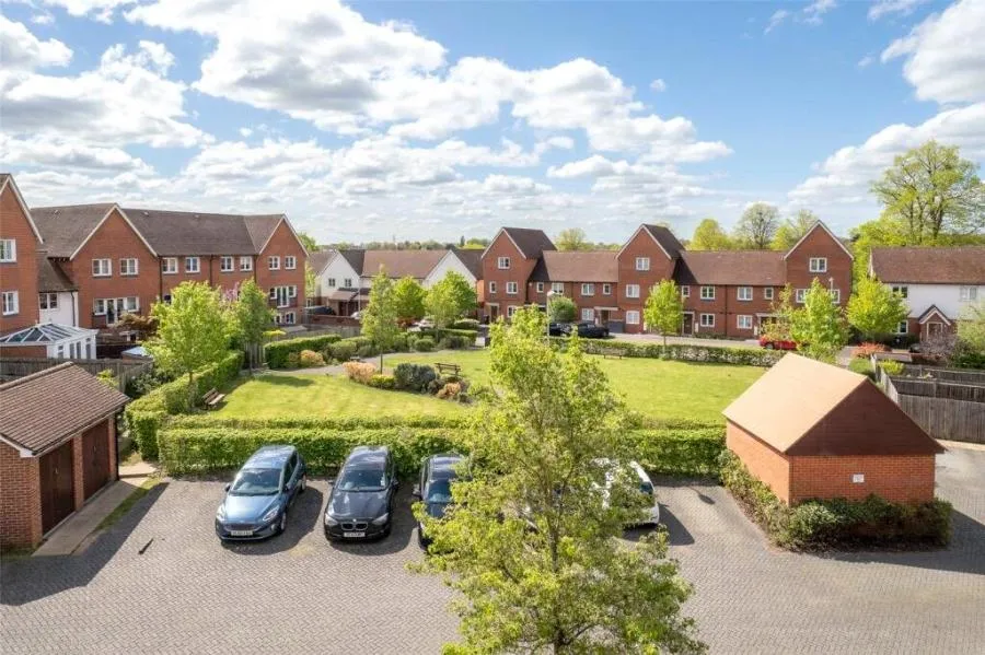 Outfield Crescent, Wokingham, RG40, photo 17