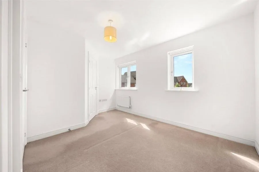Outfield Crescent, Wokingham, RG40, photo 12
