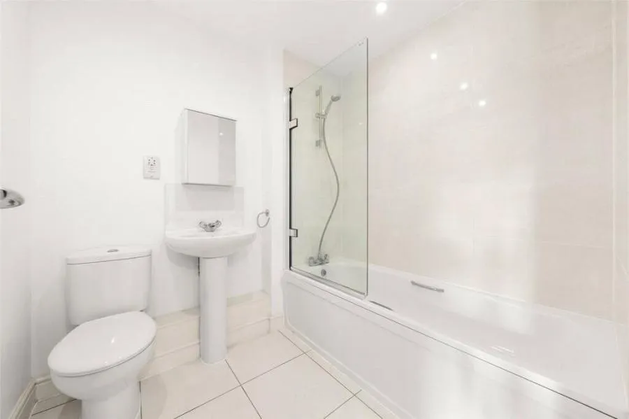 Outfield Crescent, Wokingham, RG40, photo 8
