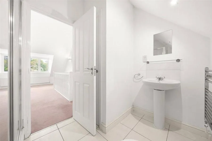 Outfield Crescent, Wokingham, RG40, photo 9