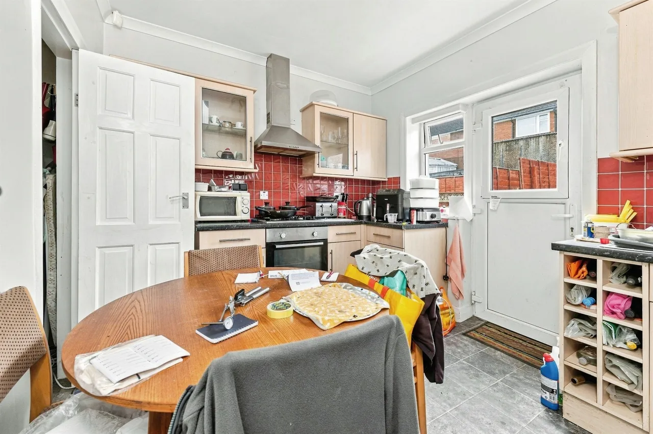 Warneford Rise, Cowlersley, Huddersfield, photo 3