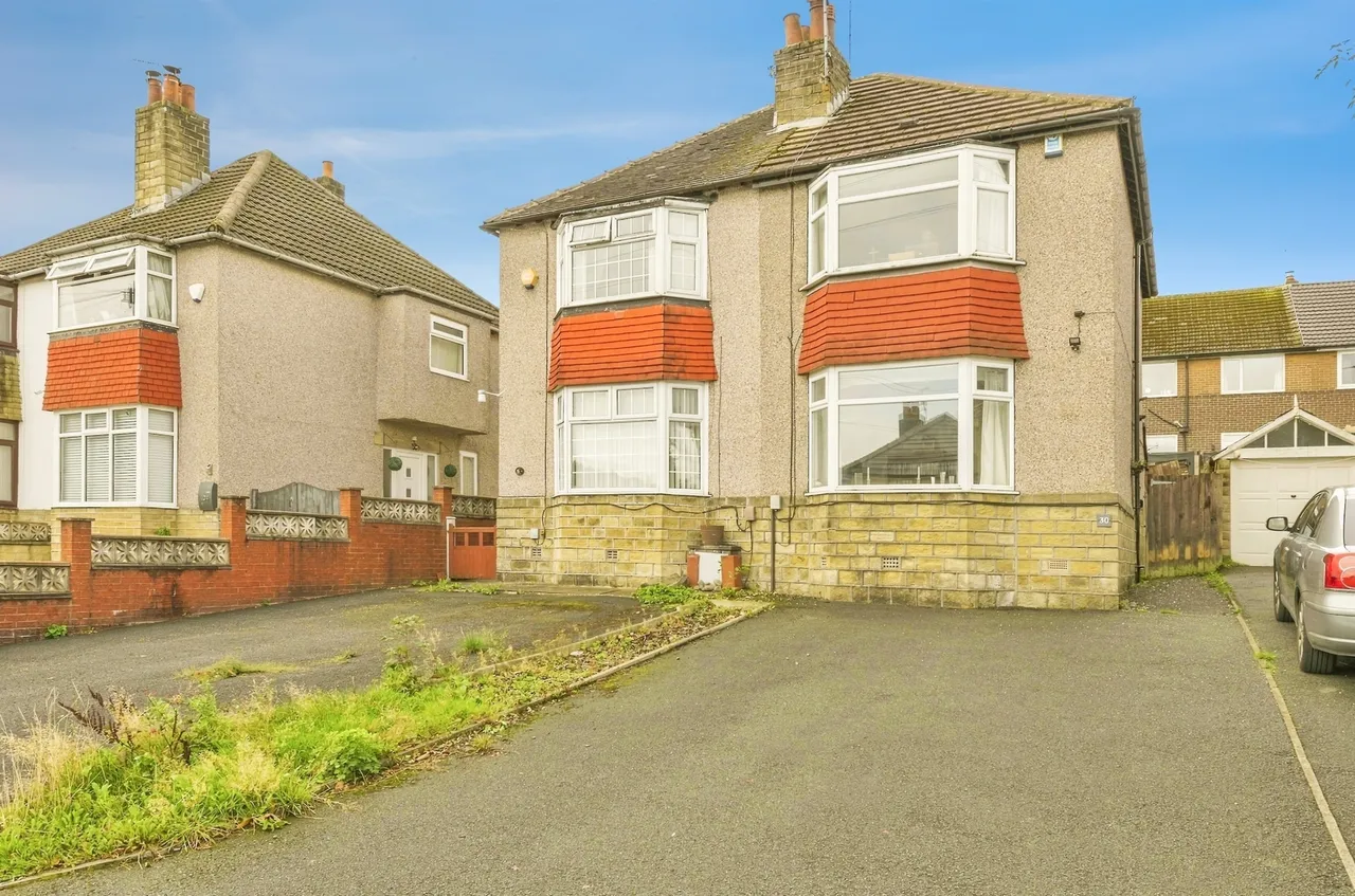 2 bed house for sale — Warneford Rise, Cowlersley, Huddersfield